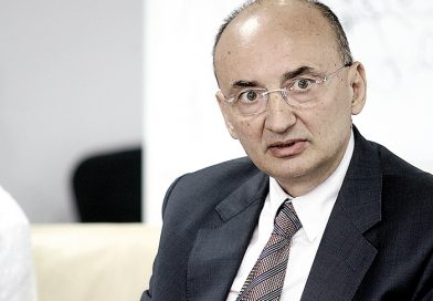Florin Pogonaru, proprietarul Veranda Mall: Eu nu pot investi încă 50 milioane de euro, dacă guvernul ia măsuri care creează imprevizibilitate Florin Pogonaru, proprietarul Veranda Mall: Eu nu pot investi încă 50 milioane de euro, dacă guvernul ia măsuri care creează imprevizibilitate