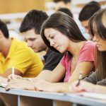 România se afla anul trecut pe ultimul loc în UE la ponderea tinerilor cu studii universitare