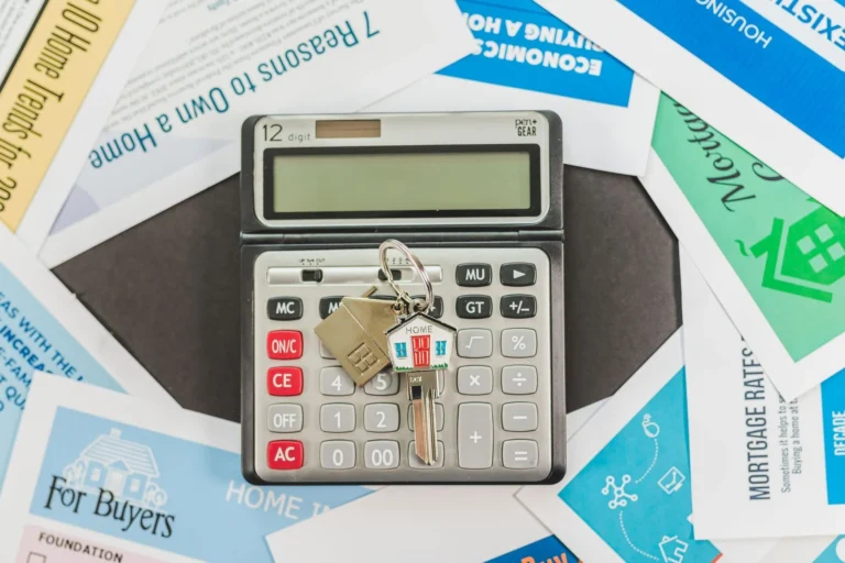Calculator, cheie și acte despre impozitul pe locuință