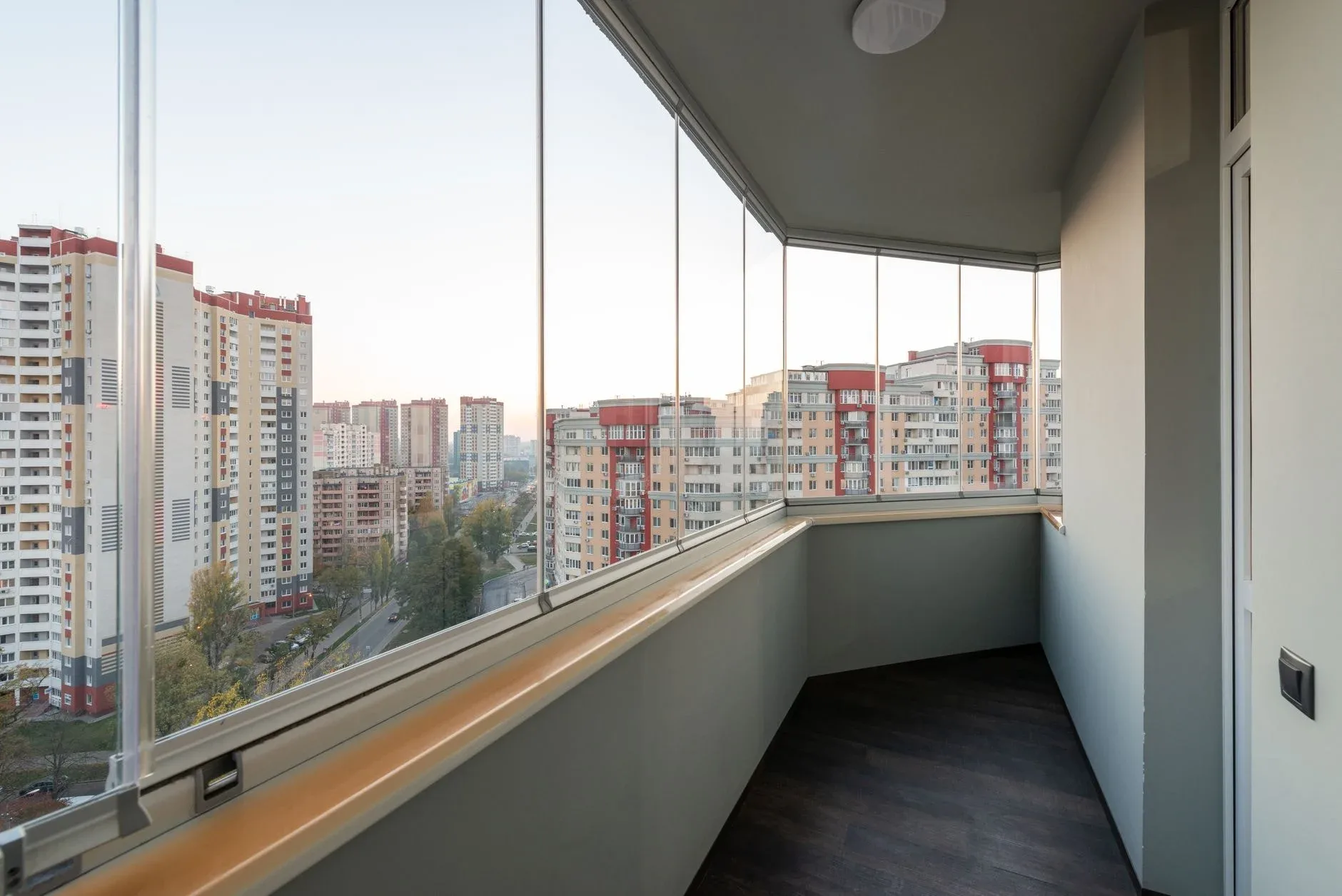 Balcon închis fără acte