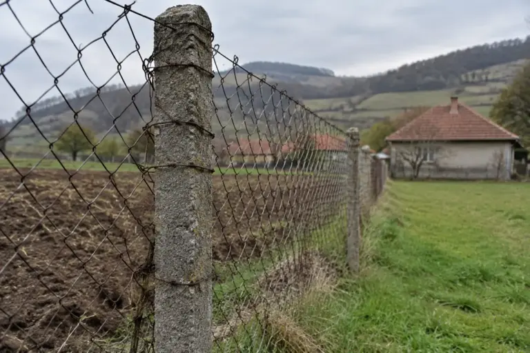 Gard și teren pentru cadastrare sistematică