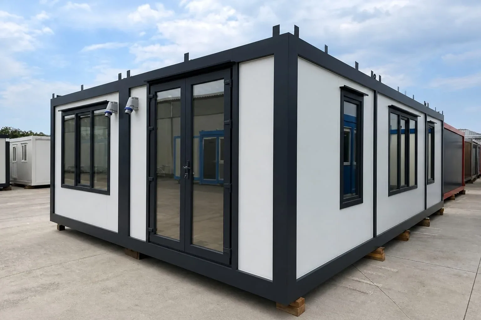 Model de casă din containere
